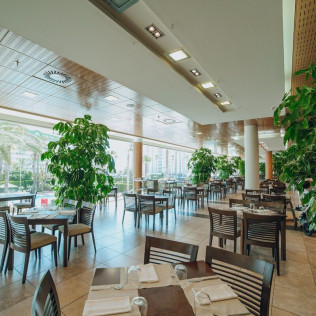 Circuito Spa, Masaje de Esencias y Sentidos y Comida o Cena para dos en Hotel AR Diamante Beach 4* (Calpe, Alicante)