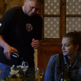 Visita Guiada a los Viñedos y Bodega con Cata de Cavas Palagó para dos en Artcava - Celler Can Batlle (Avinyó Nou, Barcelona)