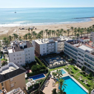 Escapada con Desayuno en Hotel Atenea Park Suites Apartments (Vilanova i la Geltrú, Barcelona)