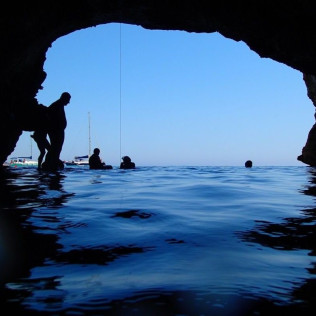 Aventura Guiada en la Cova dels Coloms desde Zona Este (Cala Romàntica, Mallorca)