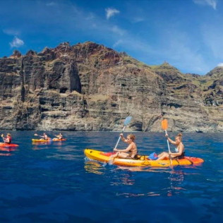 Paseo en Barco, Avistamiento de Cetáceos y Kayak (Los Gigantes, Tenerife)