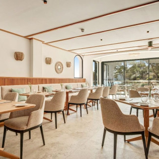 Escapada en Suite con Vistas, Desayuno y Spa en Bahía Suites Camp de Mar 4* (Camp de Mar, Mallorca)