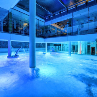 Circuito Spa y Menú en Hotel Balneario La Hermida 4* y Visita a la Bodega Picos de Cabariezo con Cata para dos (Cantabria)