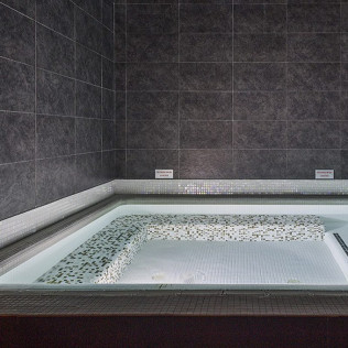 Piscina Termal y Buffet para dos en Hotel Balneario Playa de Coma-Ruga 4* (Tarragona)