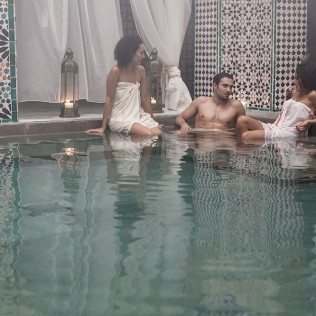 OFERTA MIMMA15: Baños Árabes y Masaje Relajante de 15 min. para dos en Hammam al Andalus (Málaga)