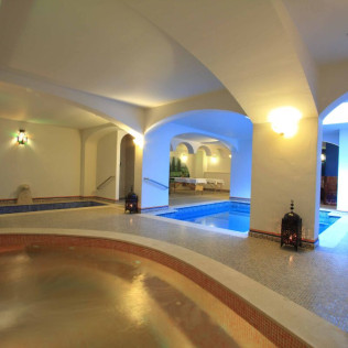 Baños Árabes y Masaje  para dos en Casa Baños de la Villa (Priego de Córdoba, Córdoba)