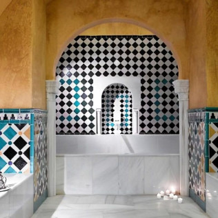 Baños Árabes, Masaje, Cena y Cóctel de Cava para dos en Baños Árabes Palacio de Comares (Granada)