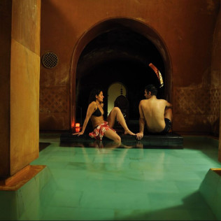MIMMA 30: Baños Termales y Doble Masaje Relajante para dos en Hammam Al Andalus (Córdoba)