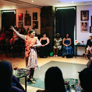 Espectáculo Flamenco con Bebida en Baraka Sala Flamenca de Triana (Sevilla)
