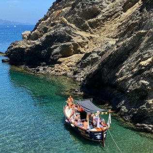 Paseo en Barca con Snorkel y Desayuno en el Cap de Creus (Girona)