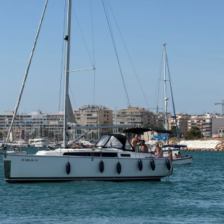 Paseo en Barco con Paddle Surf, Snorkel y Copa de Cava Premium (Torrevieja, Alicante)
