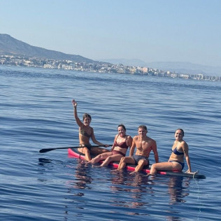 Salida en Barco Privado con Avistamiento de Delfines, Snorkel, Paddle SUP y Bebida Ilimitada para dos (Benalmádena, Málaga)