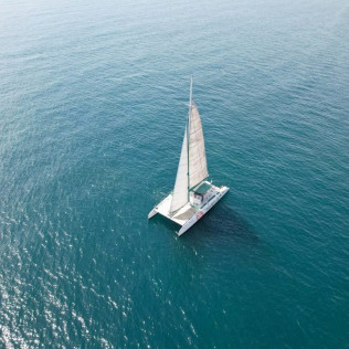 Excursión en Catamarán con Baño y Comida (Jávea, Alicante)