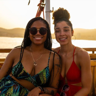 Sunset Tour: Atardecer en Barco con Snacks, Bebida y DJ en Vivo (Mallorca)
