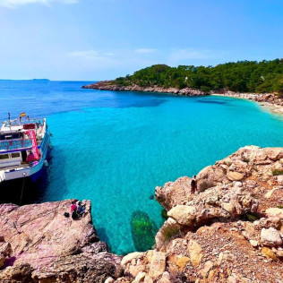Paseo en Barco por las Playas del Norte y Snorkel en Cala Salada (Ibiza)