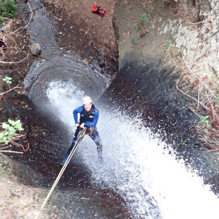 Barranquismo con Snack y Fotos (Barranco de los Cernícalos, Gran Canaria)