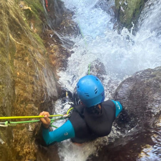 Descenso en Barranco en Sima del Diablo para dos (Júzcar, Málaga)