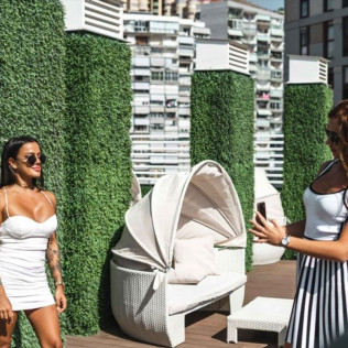 Acceso a las Instalaciones y Consumición con Opción a Comida en BC™ Music Resort (Benidorm, Alicante)