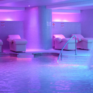 Masaje Thai Pareja: Circuito Spa y Masaje Tailandés para dos en Benicaldea Thai Massage & Spa (Benidorm, Alicante)