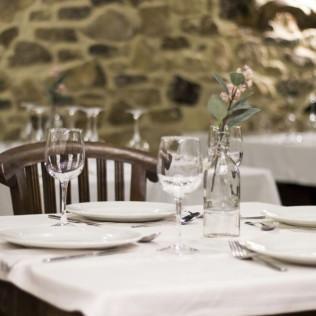 Spa y Cena en Hotel & Spa Villa de Mogarraz 4* y Visita a La Bodega Medieval con Degustación y Aperitivo para dos (Salamanca)