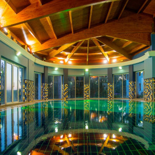 Visita a Viñedos y Bodega Valdealto con Cata de Vinos y Circuito Spa en Hotel Balneario El Raposo 4* para dos (Badajoz)