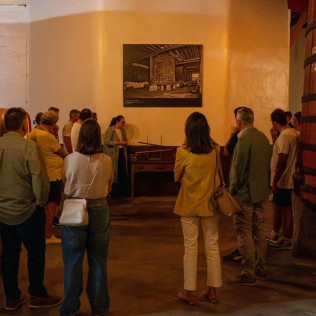 Visita Raíces: Visita a Bodega con Cata y Maridaje para dos (La Rioja)