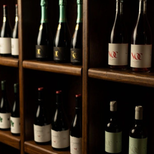 Viaje a la Barrica: Visita a Bodegas NOC con Cata de Vino y Aceite de Oliva Virgen Extra para dos (Manzaneque, Toledo)