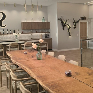 Esencia Rudeles: Visita a las Instalaciones y Cata de Vino en Bodegas Rudeles (Peñalba de San Esteban, Soria)