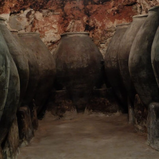 Visita a Bodegas Peral, Cata de 3 Vinos y Tapa de Bienvenida (Colmenar de Oreja, Madrid) 
