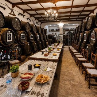 Cata de Vinos y Aceites para dos en Bodegas Ruiz Canela (Lucena, Córdoba)