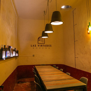Visita guiada a Bodega Las Virtudes con Cata de Vinos y Aceites con Aperitivo y Degustación de Fondillón (Villena, Alicante)