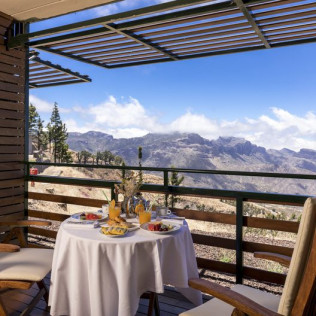 Escapada de 2 Noches con Desayuno y Comida o Cena para dos en uno de los Paradores de España (98 localizaciones a elegir)