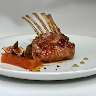 Mesa para dos: Comida o Cena para dos personas en uno de los Paradores de España (98 localizaciones a elegir)