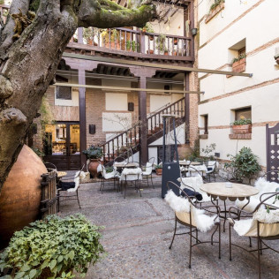 Escapada con Desayuno para dos personas en Parador de Alcalá de Henares (Madrid)