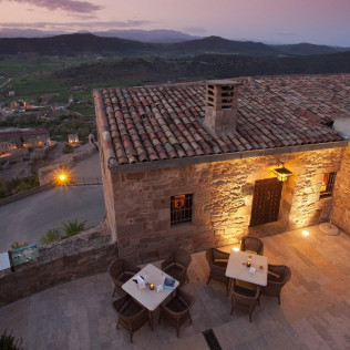 Escapada con Desayuno para dos personas en Parador de Cardona (Barcelona)