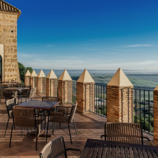 Escapada con Desayuno para dos personas en el Parador de Carmona (Sevilla)