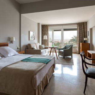 Escapada con Desayuno para dos personas en Parador de Córdoba (Córdoba)