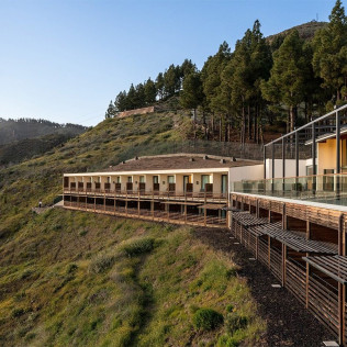 Escapada con Desayuno y Comida o Cena para dos personas en Parador de Cruz de Tejeda 4* (Gran Canaria)