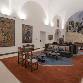 Escapada con Desayuno y Comida o Cena para dos personas en Parador de León 5* (León)