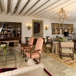 Escapada con Desayuno para dos personas en Parador de Santiago de Compostela 5* GL (A Coruña)