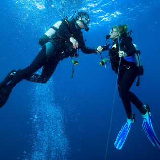 Bautismo de Buceo con Vídeo para cuatro en la Costa Brava (L'Escala, Girona)