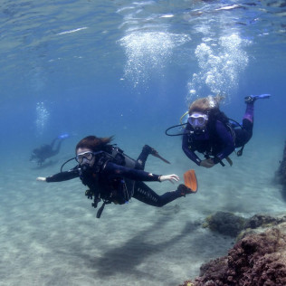 Bautismo de Buceo para dos en Playa Chica del Puerto del Carmen (Lanzarote)
