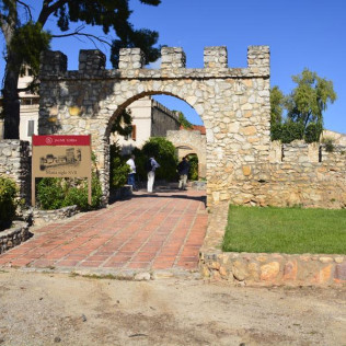 Visita Guiada a Bodega Jaume Serra con Cata de Cavas (Vilanova i la Geltrú, Barcelona)