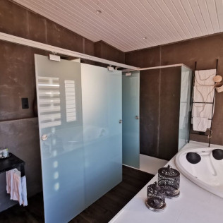 Escapada en una de las Cabañas con Bañera Hidromasaje y Jacuzzi Exterior de Nidos de Carnota (Carnota, A Coruña)