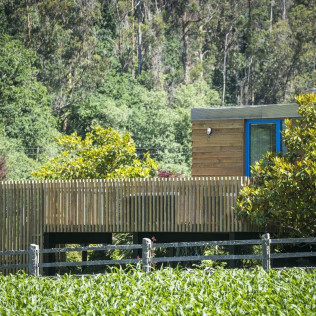 Escapada con Jacuzzi en Cabañitas del Bosque: A Cabanas de Carmen y Acceso a Spa Spasinho (Outes, A Coruña) - De domingo a jueves