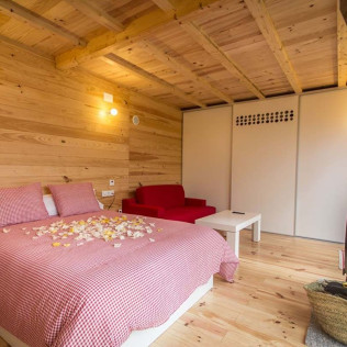 Escapada con Jacuzzi en Cabañitas del Bosque: Cabanas do Barranco con Acceso al Spa Spasinho (Outes, A Coruña) - De domingo a jueves