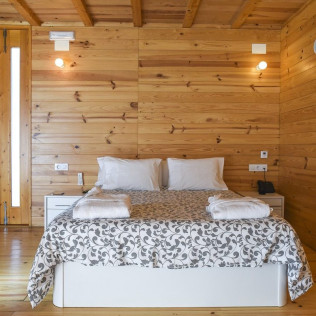 Escapada con Jacuzzi en Cabañitas del Bosque: Cabanas do Barranco (Outes, A Coruña) - De domingo a jueves