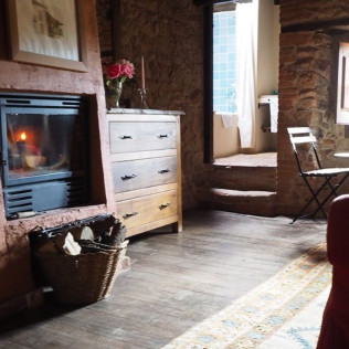 Escapada con Desayuno en Mas Cal Sastre: Habitación Fredulic, Moixina, Ciureny o La Carlet (Sant Hilari Sacalm, Girona)