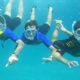 Ruta Guiada de Snorkel con Oceanógrafas (Les Tres Cales, Tarragona)