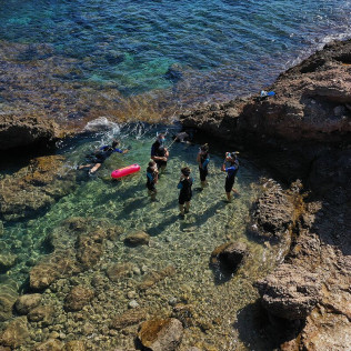 Ruta Guiada de Snorkel con Oceanógrafas (Les Tres Cales, Tarragona)